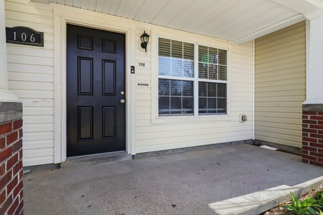 Building Photo - 106 Alexander Blvd