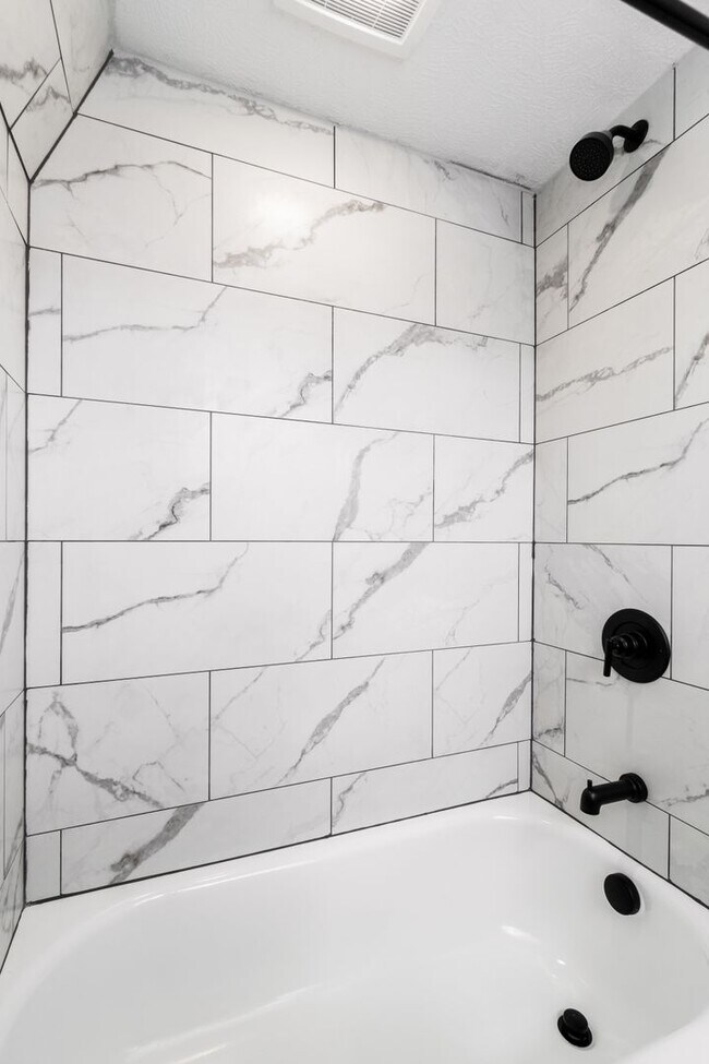 Building Photo - Brand New 3 bed, 2 bath Remodel located in...