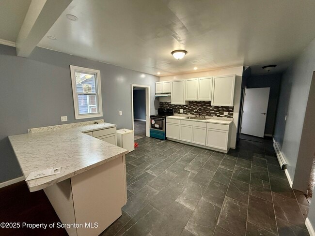 Building Photo - 112 Mowry Rd