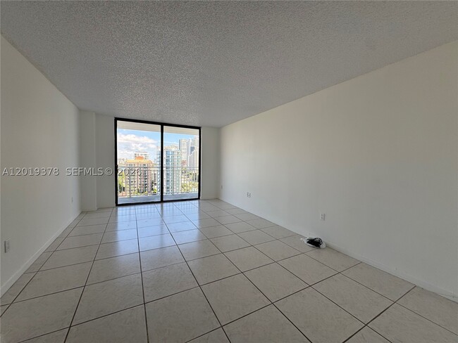 Building Photo - 210 174th St
