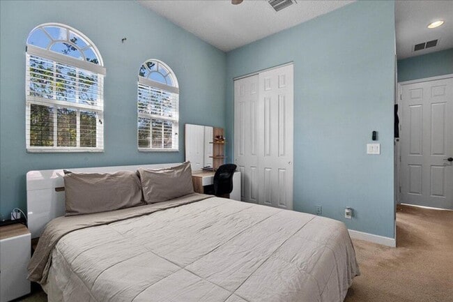 Building Photo - 82 Stoney Dr