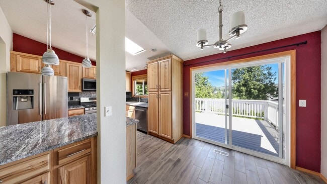 Building Photo - 6127 Parkside Dr