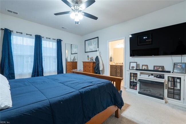 Building Photo - 605 Brickell Chase