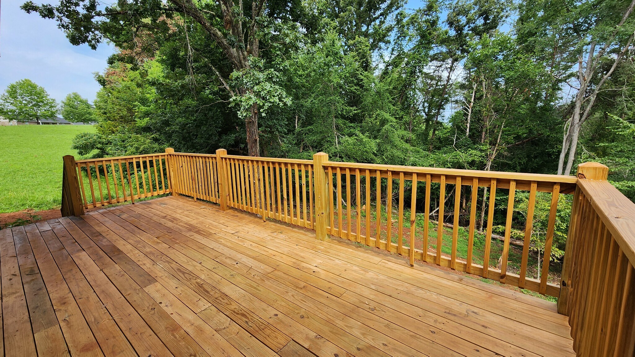 Building Photo - 829 River Cliff Dr