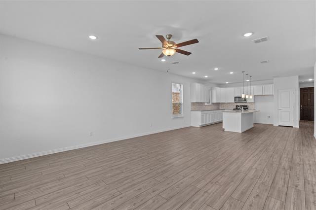 Building Photo - 1209 Bonsmara Dr