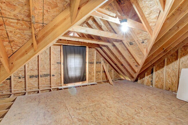 Building Photo - 716 Cavalier Dr