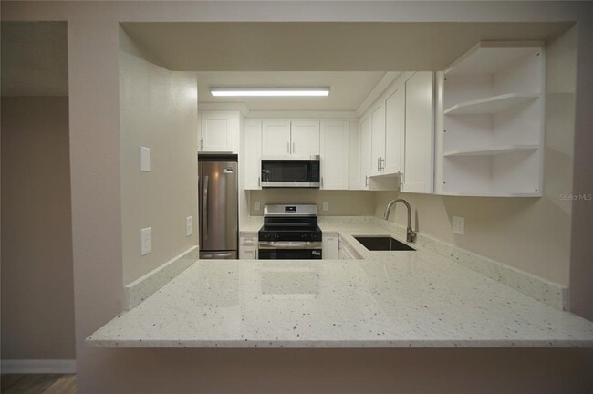 Building Photo - 603 S Melville Ave
