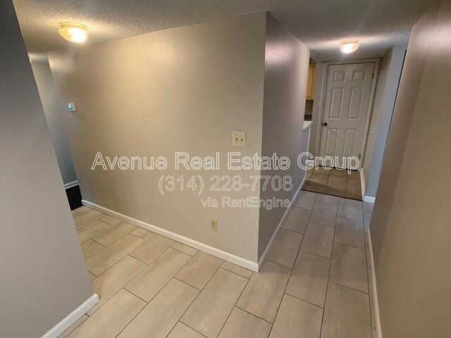 Building Photo - 1662 E Swan Cir