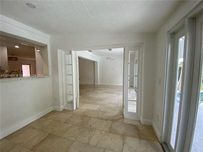 Building Photo - 19330 NE 18th Pl