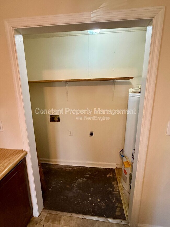 Building Photo - 202 Realty St