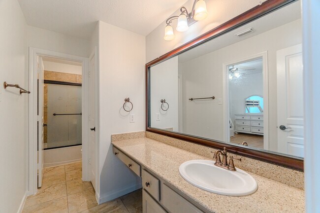 Building Photo - 7 Stickley Ct