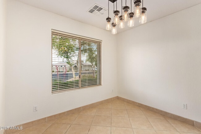 Building Photo - 1609 E Beautiful Ln