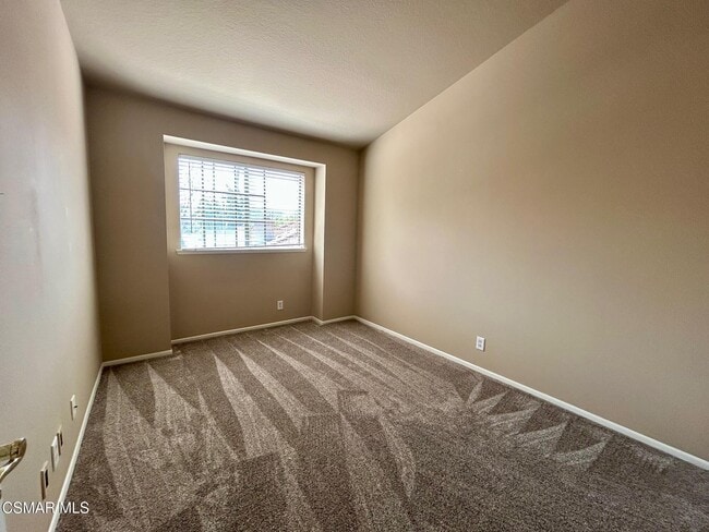 Building Photo - 408 Country Club Dr