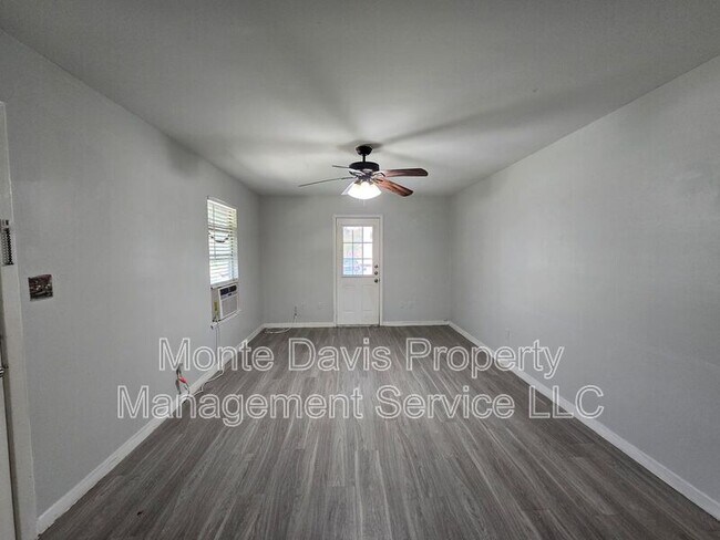 Building Photo - 4708 Red River St