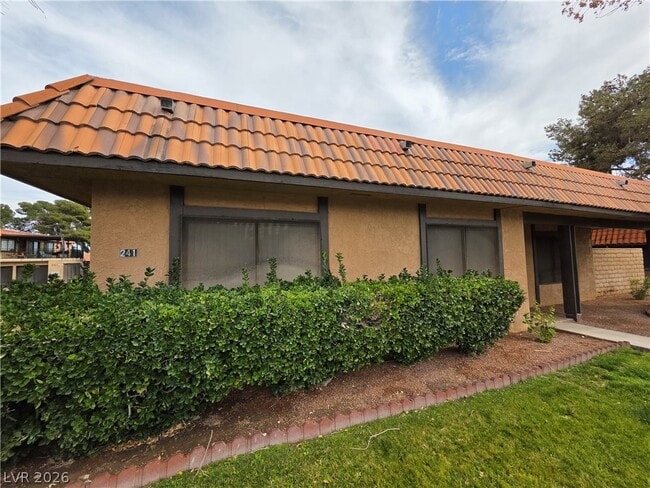 Building Photo - 241 Misty Isle Ln