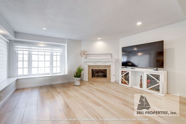 Building Photo - Gorgeous beach house with ocean view!