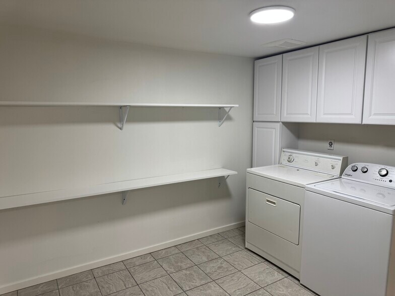 Building Photo - 2829 Larch Way