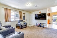 Building Photo - 110 Pasco Dr