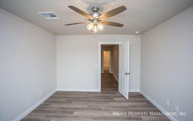 Building Photo - 310 E 77th St