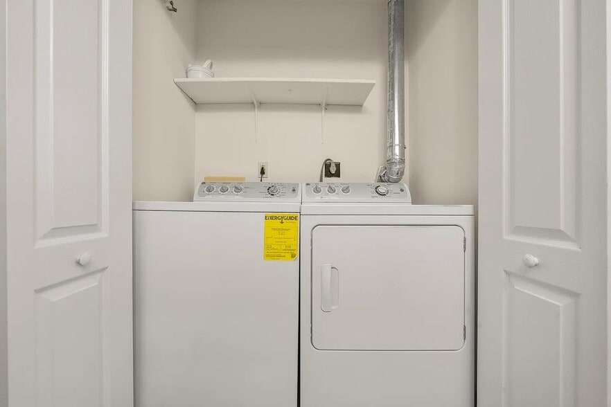 Building Photo - 4001 Bittern Ct