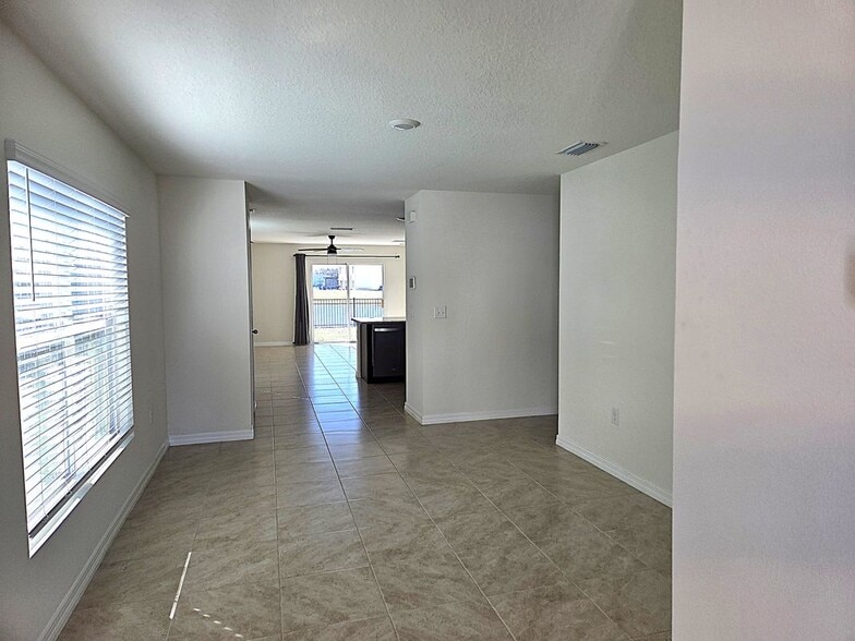 Building Photo - 12183 High Rock Wy