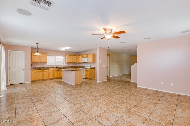 Building Photo - Charming 4 Bed home in Avondale with commu...