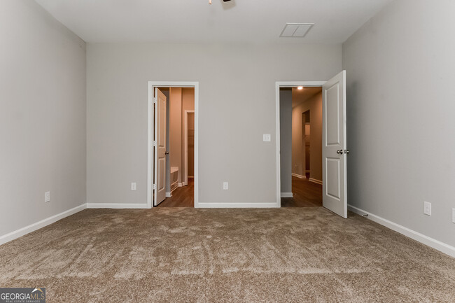 Building Photo - 135 Ashley Trace