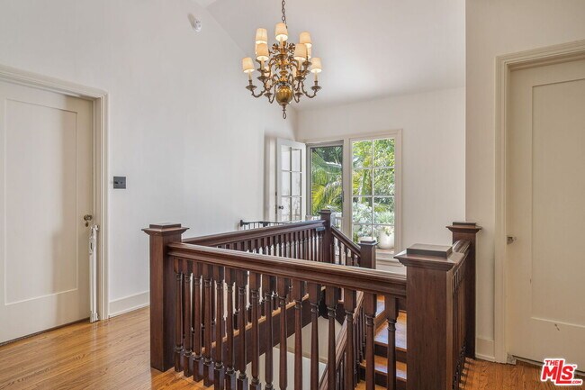 Building Photo - 409 S Highland Ave