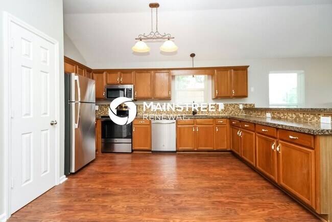 Building Photo - 3 Bedroom Pet-Friendly Home in La Vergne, TN with Main Street Renewal