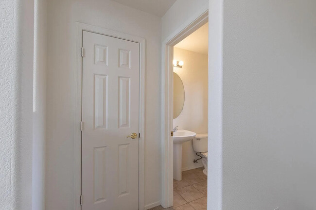 Bathroom 1 - 2591 E Bellerive Dr