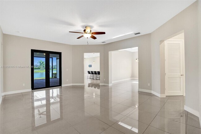 Building Photo - 10590 Mira Vista Dr