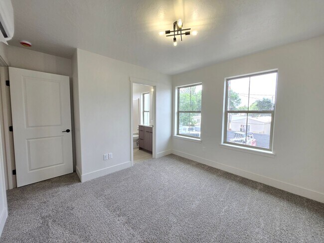 Building Photo - END UNIT- Now Leasing! Brand-New 3 Bed, 2....