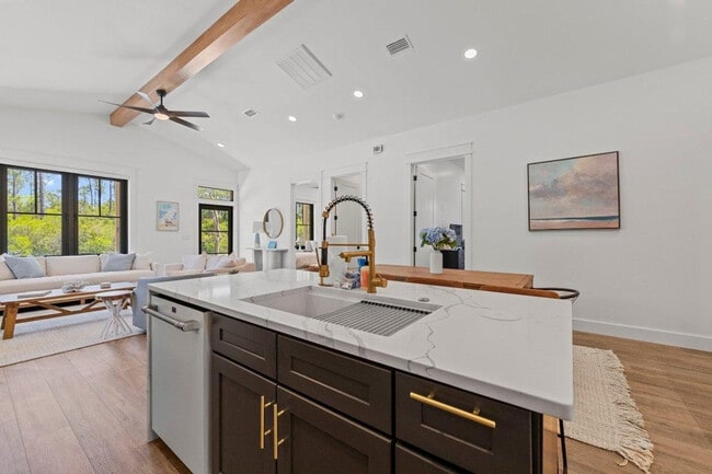 Building Photo - 783 Indian Woman Rd