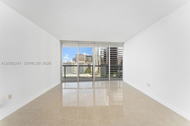 Building Photo - 495 Brickell Ave