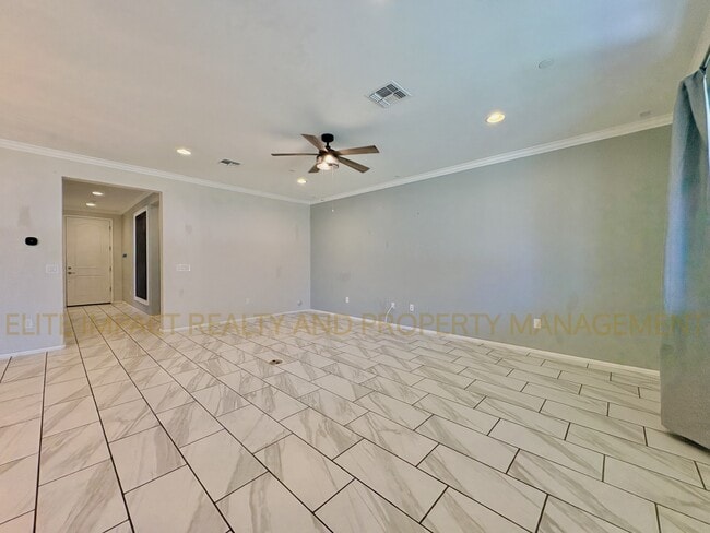Building Photo - 9731 E Lynx Lk Trl