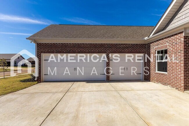 Building Photo - NEW CONSTRUCTION - Spacious Sifford Plan with Three Car Garage!