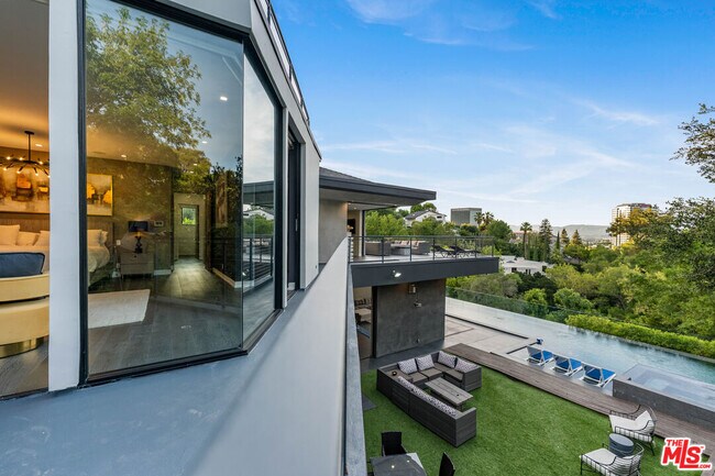 Building Photo - 3712 Broadlawn Dr