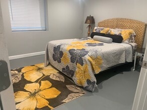 Building Photo - 2709 Highland Dr