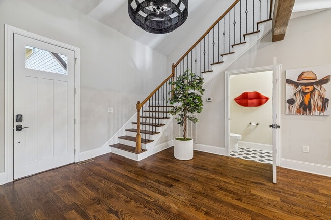 Building Photo - 594 Lake Haven Dr