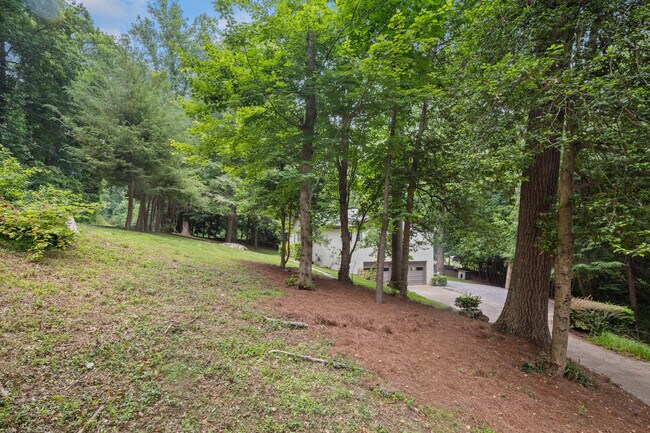 Building Photo - 116 Overlook Rd