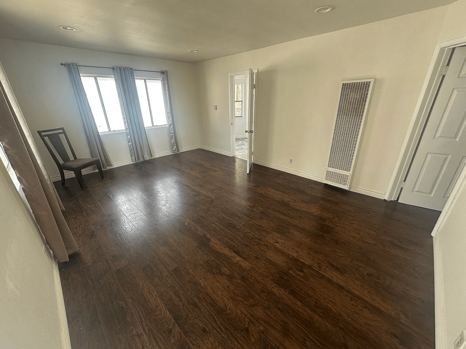 Living Room - 6609 1/2 Brynhurst Ave