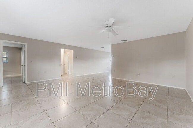 Building Photo - 7250 Applegate Dr