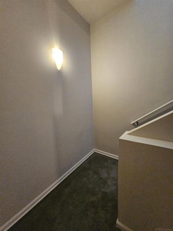 Building Photo - Downtown Mount Clemens Loft 2 Bedroom, 1 Bath Top Floor, Garage. Soaring 20-Foot Ceilings, Dramat...