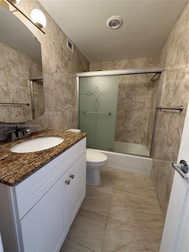Building Photo - 400 Kings Point Dr