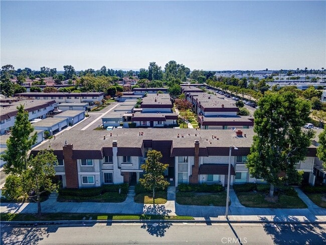 Building Photo - 11263 Knott Ave