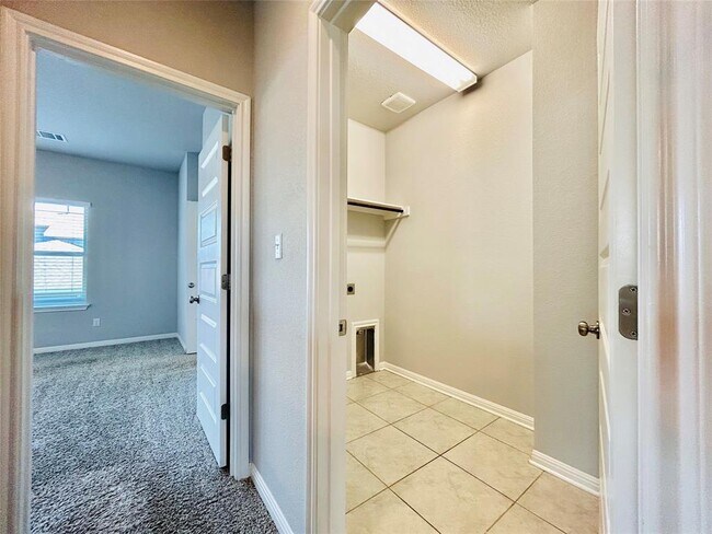 Building Photo - 1156 Capra Ln
