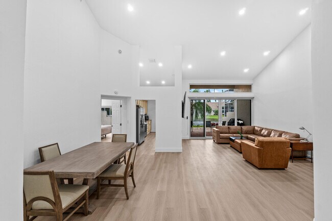 Building Photo - 5097 Windsor Parke Dr