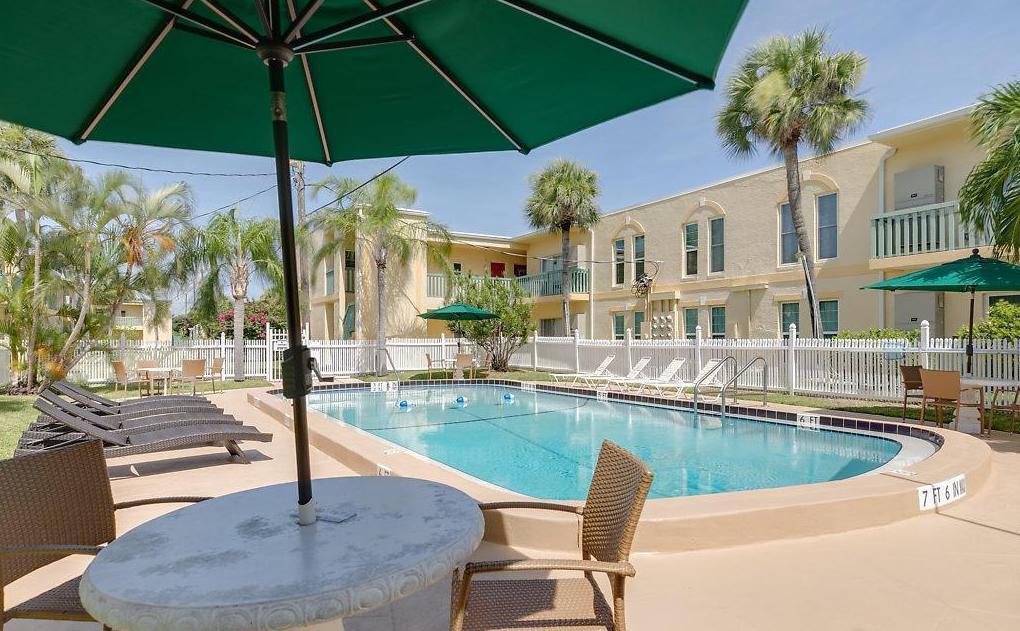 Association Pool - 350 Taylor Ave