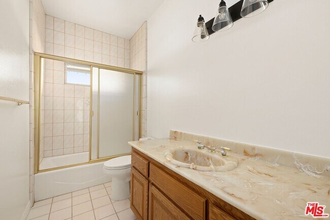 Building Photo - 1916 Rams Horn Ct