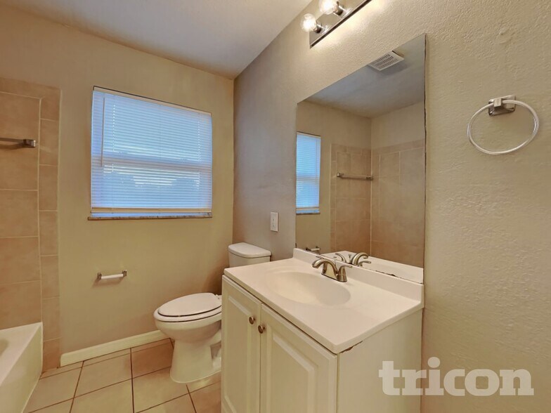 Building Photo - 6953 41st Terrace N